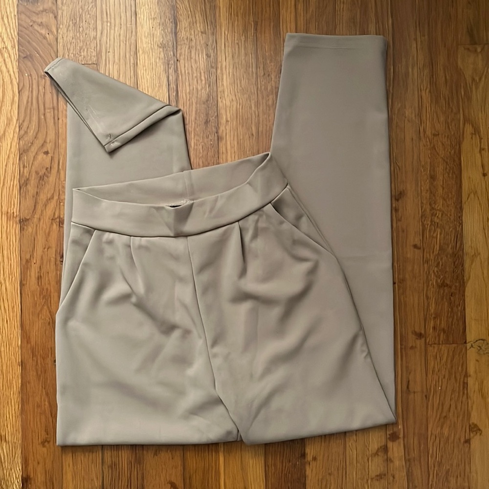 Frenchy High-Rise Pocket Tapered Pants